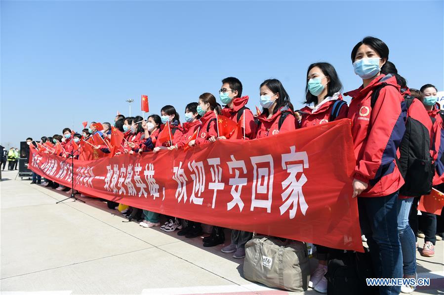 CHINA-COVID-19-MEDICS-RETURN HOME-ARRIVAL (CN)