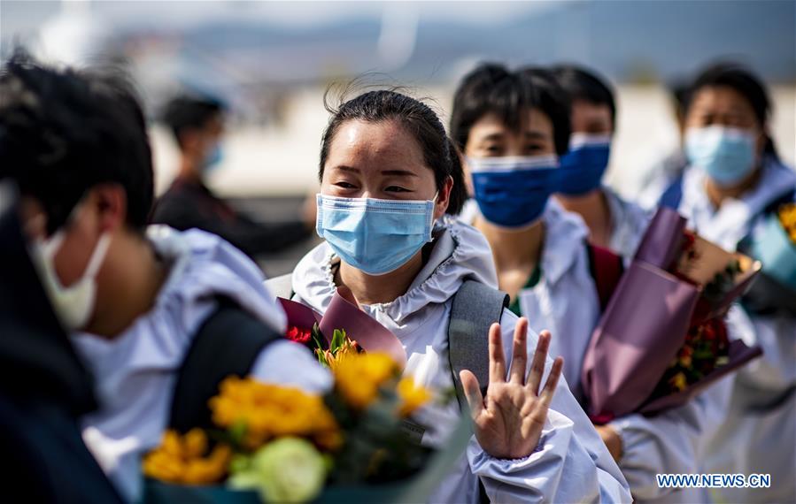 CHINA-COVID-19-MEDICS-RETURN HOME-ARRIVAL (CN)