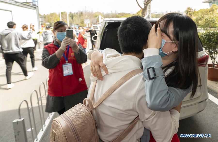 CHINA-WUHAN-COVID-19-MEDICS-WITHDRAWAL (CN)