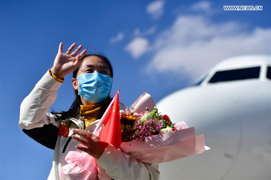CHINA-QINGHAI-COVID-19-MEDICS-RETURNING-ARRIVAL (CN)