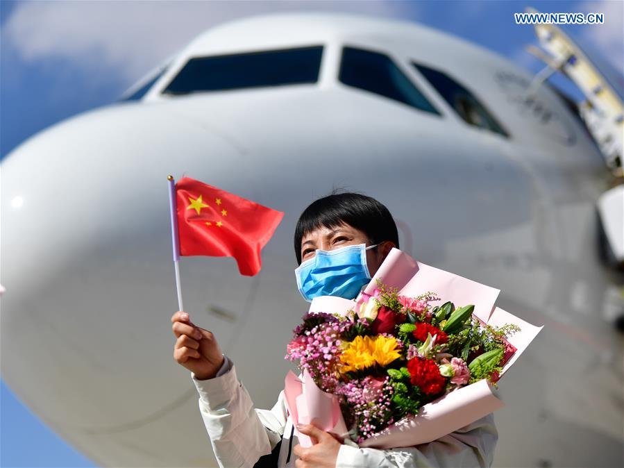 CHINA-QINGHAI-COVID-19-MEDICS-RETURNING-ARRIVAL (CN)