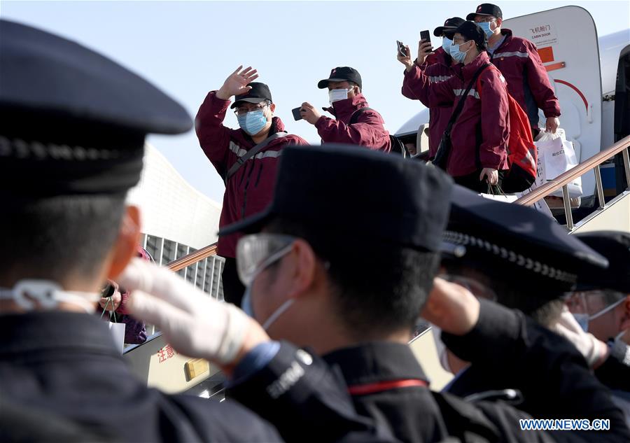 CHINA-HENAN-ZHENGZHOU-COVID-19-MEDICS-RETURN HOME-ARRIVAL (CN)