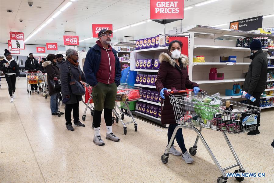 BRITAIN-LONDON-COVID-19-SHOPPING