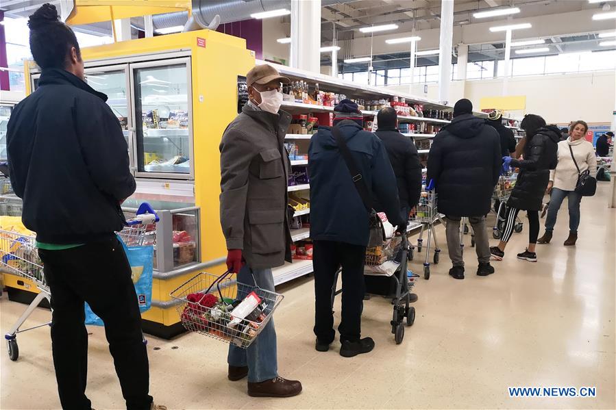 BRITAIN-LONDON-COVID-19-SHOPPING