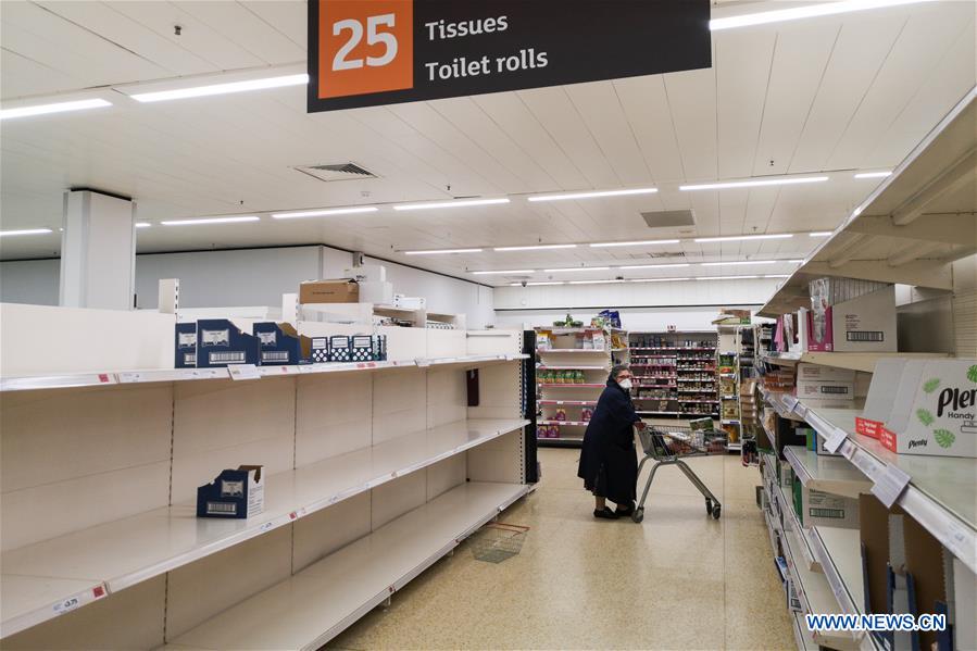 BRITAIN-LONDON-COVID-19-SHOPPING