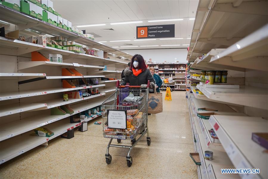 BRITAIN-LONDON-COVID-19-SHOPPING