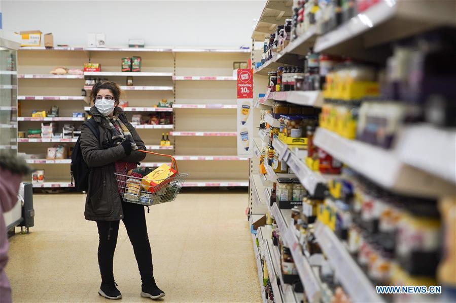 BRITAIN-LONDON-COVID-19-SHOPPING