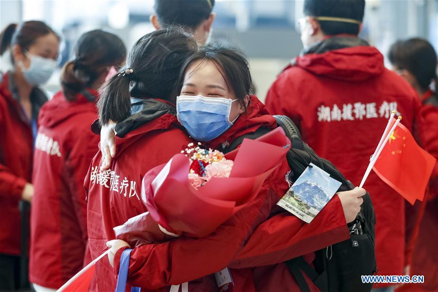 CHINA-HUBEI-WUHAN-MEDICAL STAFF FROM HUNAN-DEPARTURE (CN)