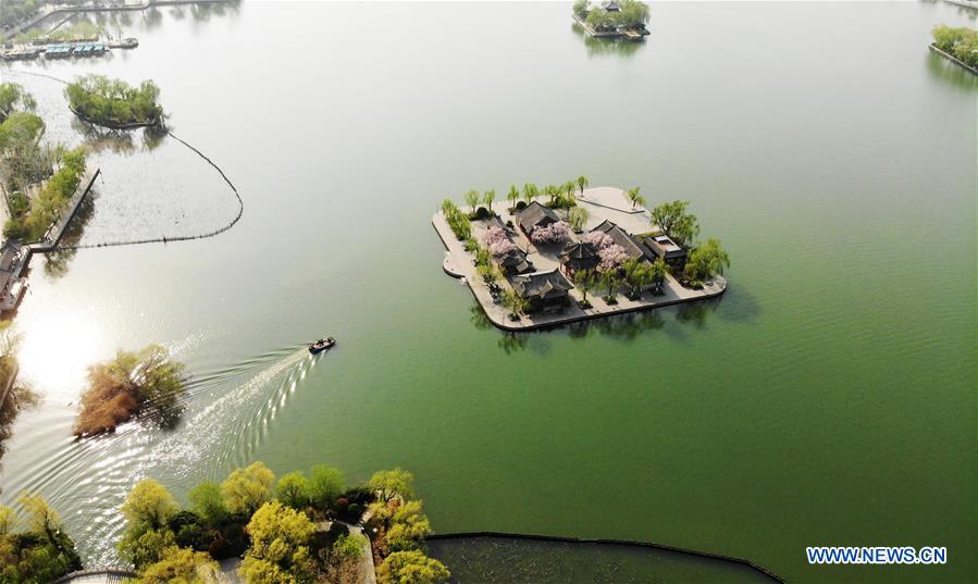 CHINA-JINAN-DAMING LAKE-SPRING (CN)