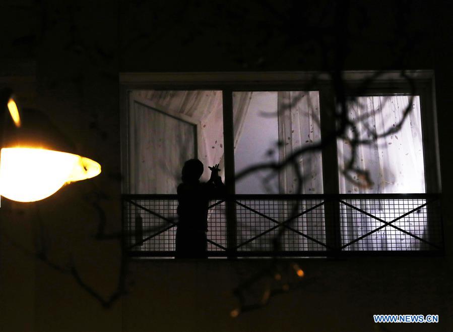 FRANCE-PARIS-CORONAVIRUS-TRIBUTE TO MEDICAL STAFF