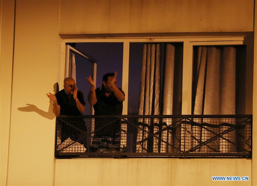 FRANCE-PARIS-CORONAVIRUS-TRIBUTE TO MEDICAL STAFF