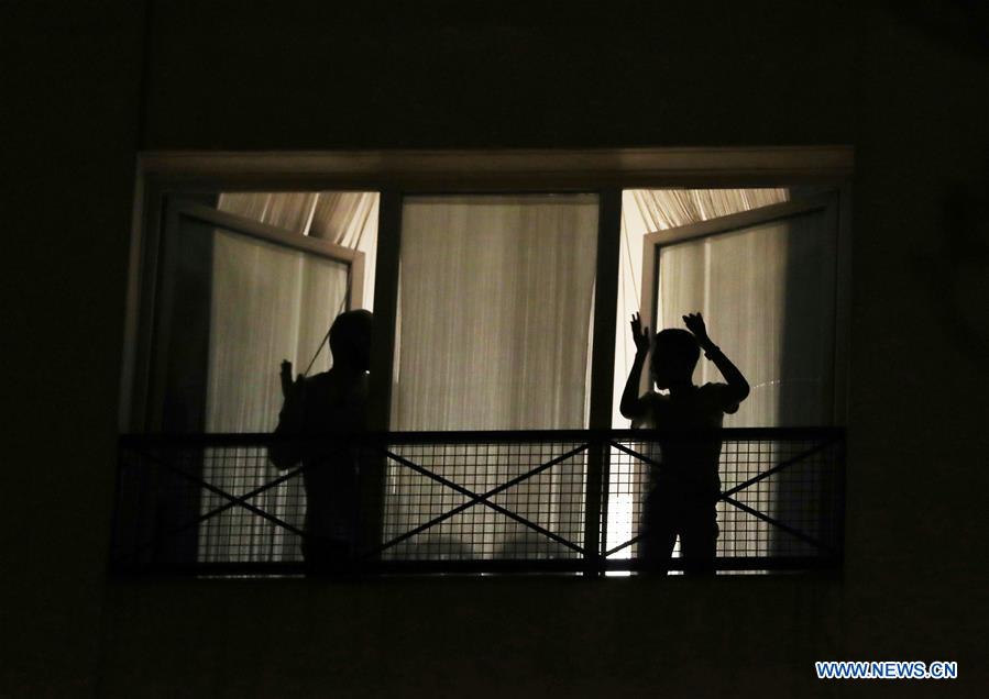 FRANCE-PARIS-CORONAVIRUS-TRIBUTE TO MEDICAL STAFF