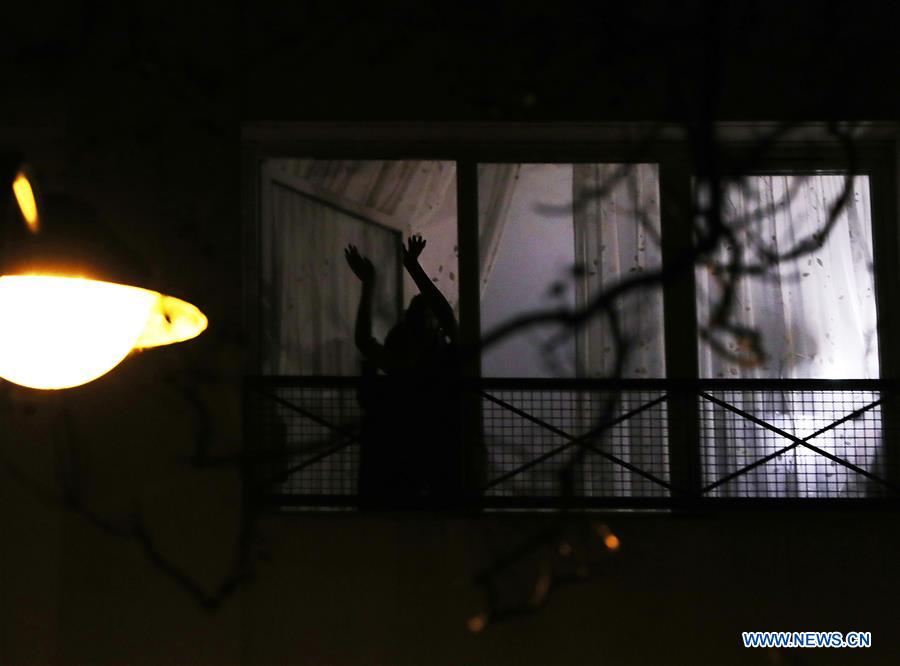 FRANCE-PARIS-CORONAVIRUS-TRIBUTE TO MEDICAL STAFF