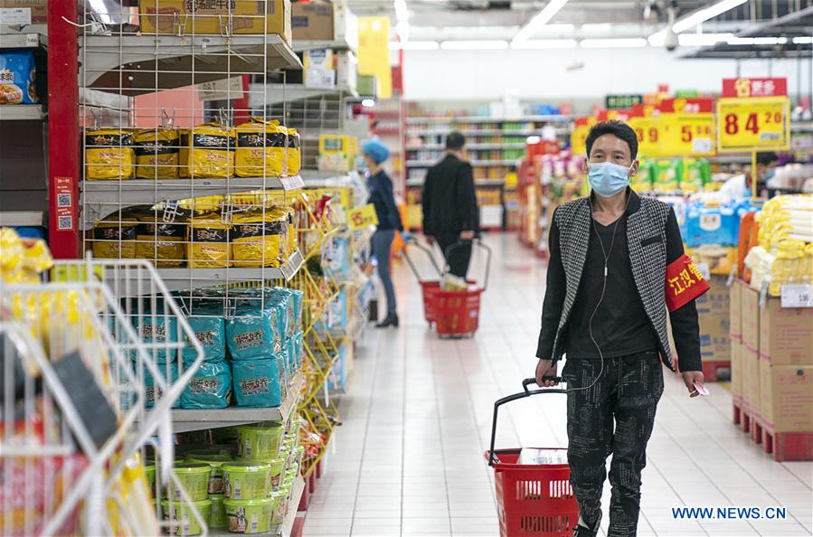 CHINA-HUBEI-WUHAN-RESIDENTIAL COMMUNITIES-COMMERCIAL OUTLETS-REOPEN (CN)