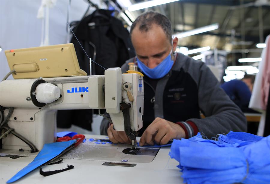 MIDEAST-GAZA-COVID-19-MASK PRODUCTION