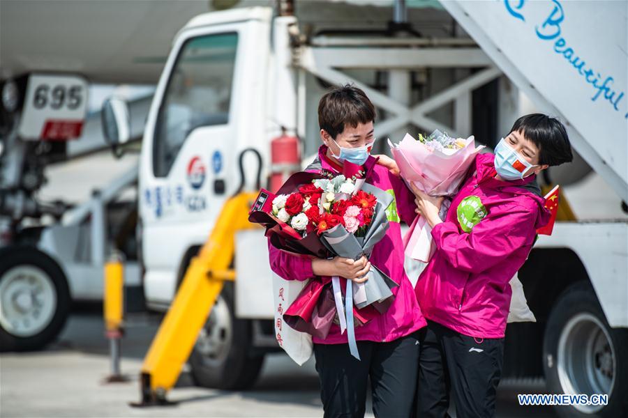 CHINA-GUIZHOU-COVID-19-MEDICS-RETURN HOME-ARRIVAL (CN)