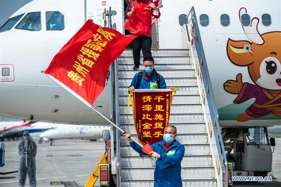 CHINA-GUIZHOU-COVID-19-MEDICS-RETURN HOME-ARRIVAL (CN)