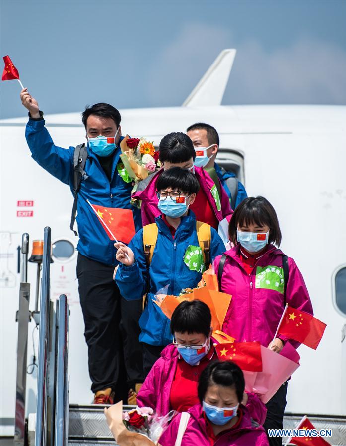 CHINA-GUIZHOU-COVID-19-MEDICS-RETURN HOME-ARRIVAL (CN)