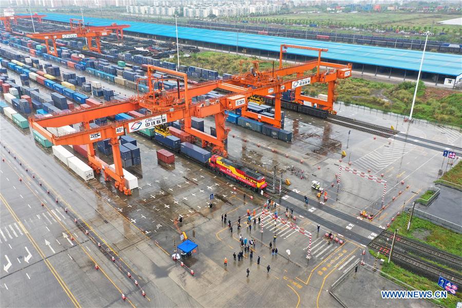 CHINA-CHONGQING-EUROPE-FREIGHT TRAIN-10,000 (CN)