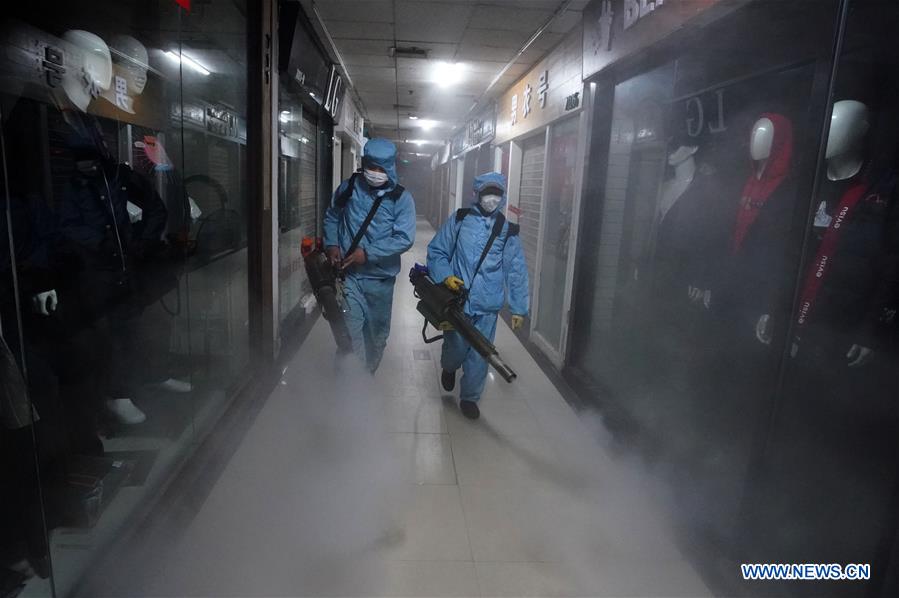 CHINA-HUBEI-WUHAN-SHOPPING MALL-DISINFECTION (CN)