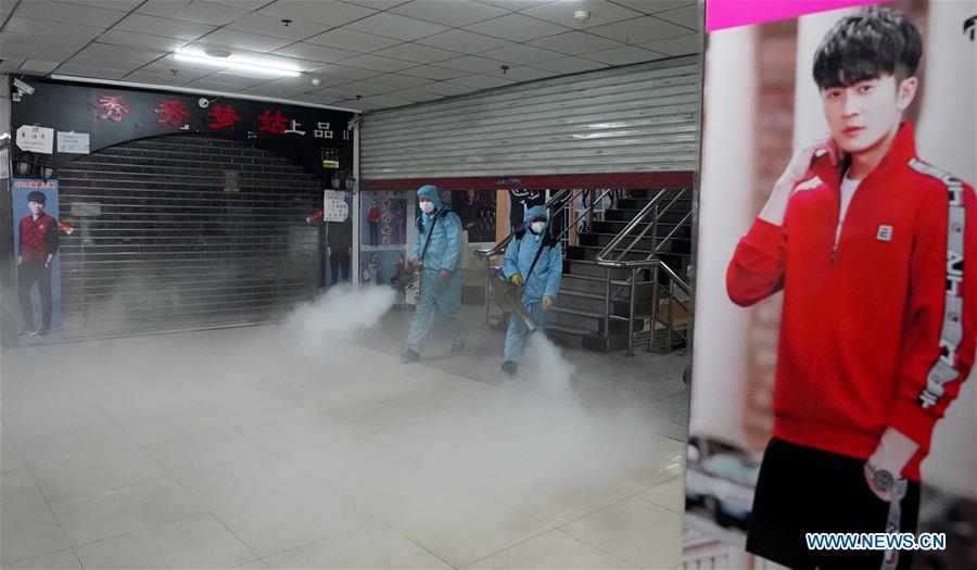 CHINA-HUBEI-WUHAN-SHOPPING MALL-DISINFECTION (CN)