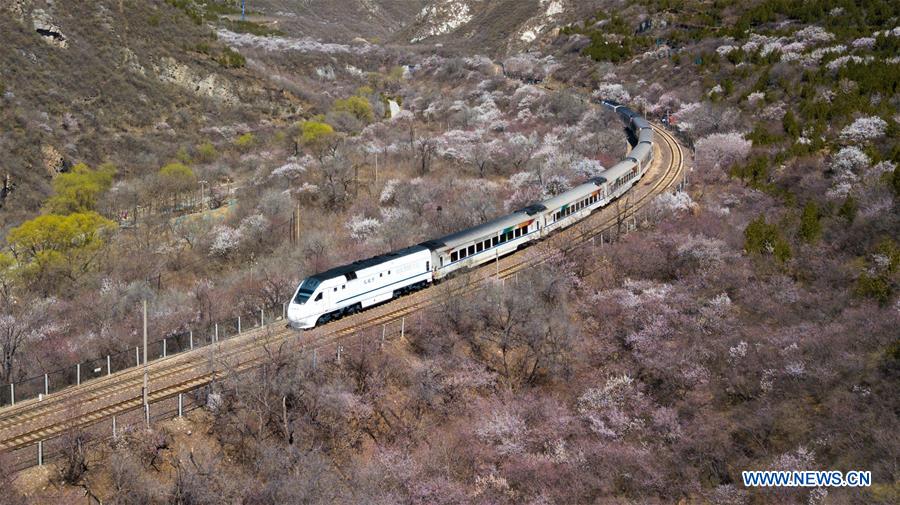 CHINA-BEIJING-SUBURBAN RAILWAY-SCENERY (CN) 