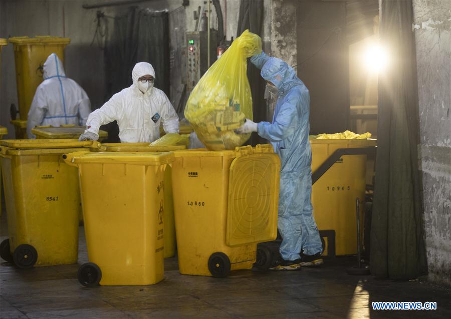 (FOCUS)CHINA-HUBEI-WUHAN-MEDICAL WASTE-WORKER (CN)