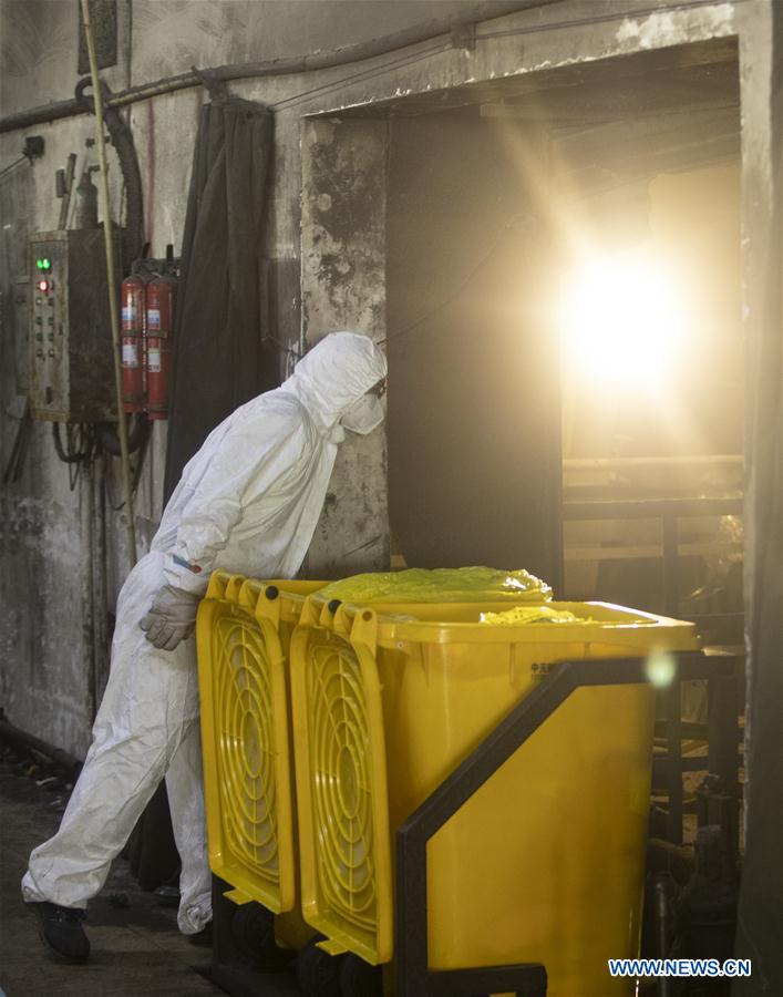(FOCUS)CHINA-HUBEI-WUHAN-MEDICAL WASTE-WORKER (CN)