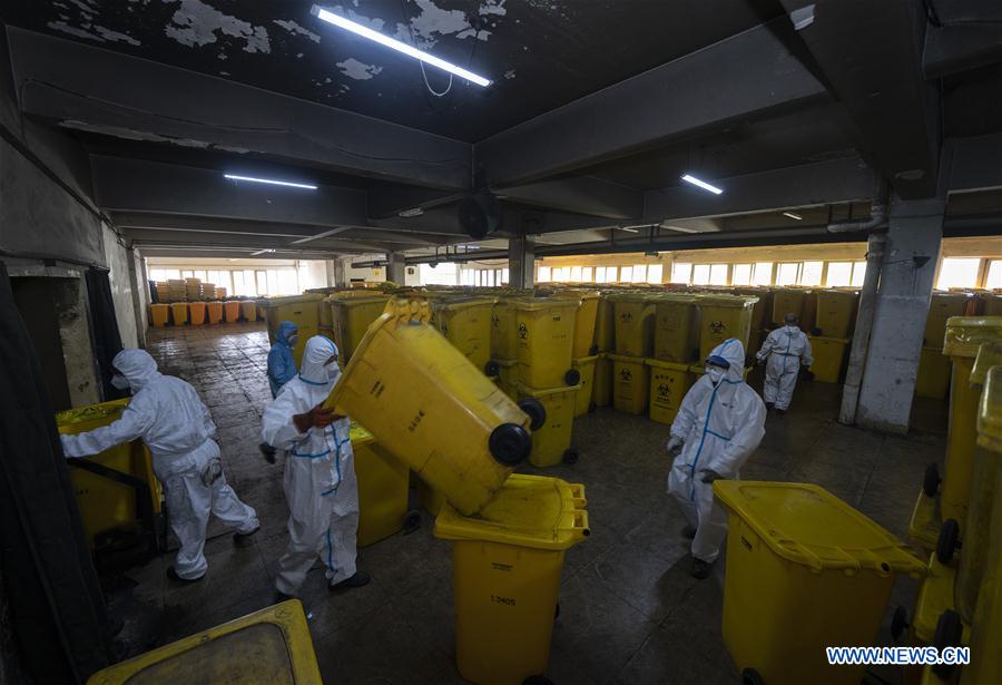 (FOCUS)CHINA-HUBEI-WUHAN-MEDICAL WASTE-WORKER (CN)