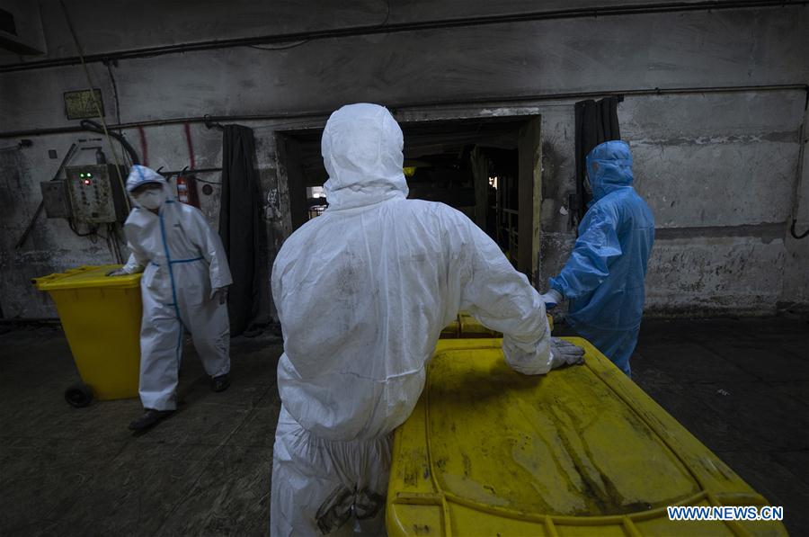 (FOCUS)CHINA-HUBEI-WUHAN-MEDICAL WASTE-WORKER (CN)