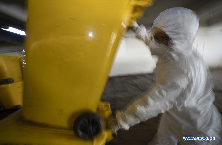 (FOCUS)CHINA-HUBEI-WUHAN-MEDICAL WASTE-WORKER (CN)