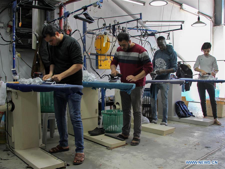 MIDEAST-GAZA-COVID-19-PROTECTIVE GEAR-PRODUCTION
