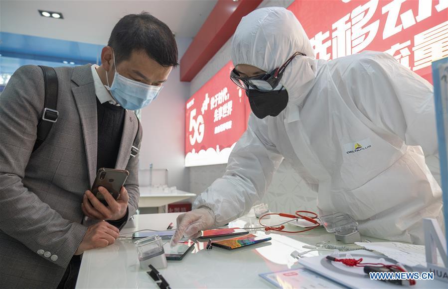 CHINA-HUBEI-WUHAN-COMMUNICATION STORE-REOPEN (CN)