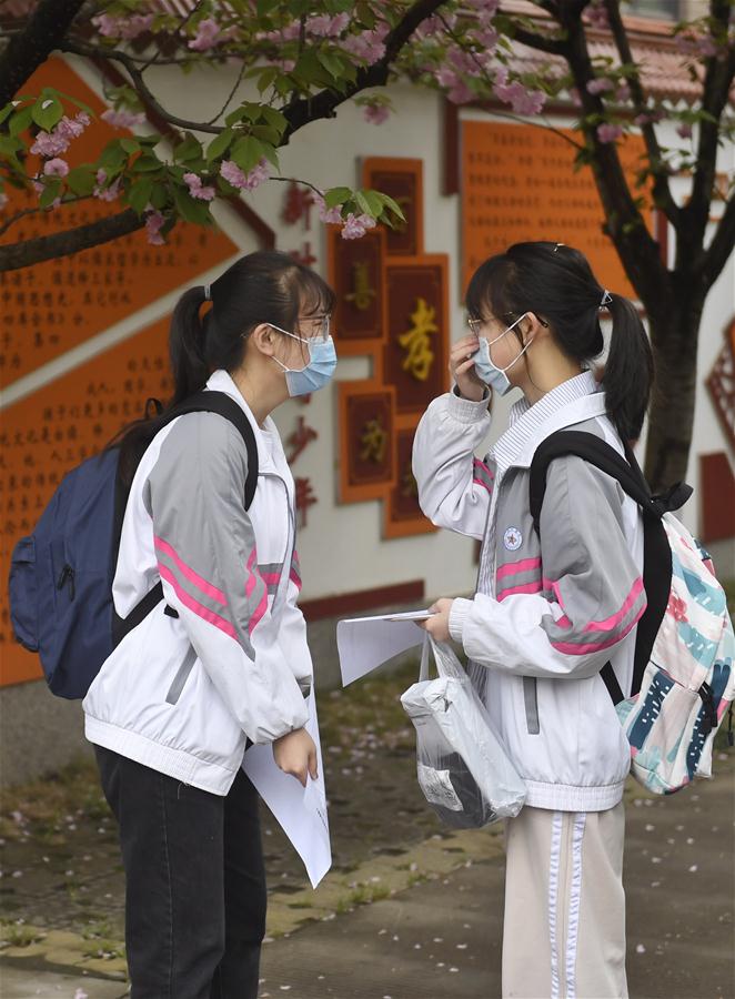 CHINA-SICHUAN-SENIOR HIGH STUDENT-RETURN TO SCHOOL (CN)