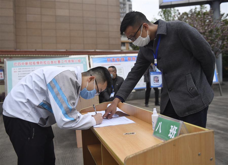 CHINA-SICHUAN-SENIOR HIGH STUDENT-RETURN TO SCHOOL (CN)