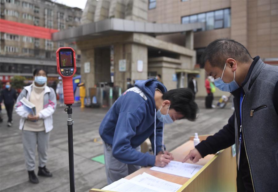 CHINA-SICHUAN-SENIOR HIGH STUDENT-RETURN TO SCHOOL (CN)