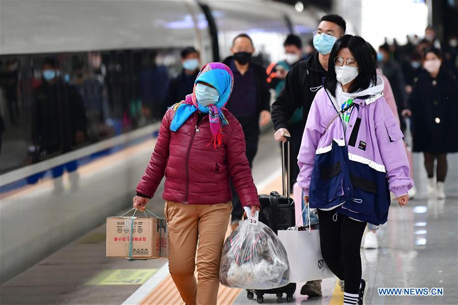 CHINA-GANSU-LANZHOU-BULLET TRAIN-OPERATION (CN)
