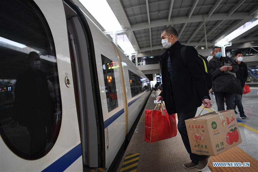 CHINA-GANSU-LANZHOU-BULLET TRAIN-OPERATION (CN)