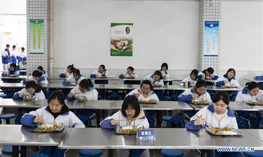 CHINA-SICHUAN-SENIOR HIGH STUDENT-RETURN TO SCHOOL (CN)