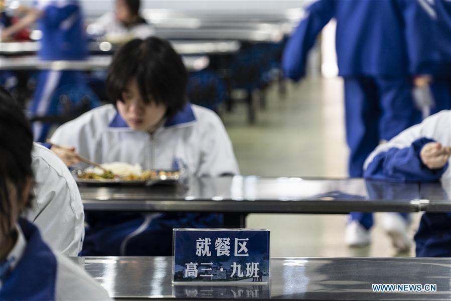 CHINA-SICHUAN-SENIOR HIGH STUDENT-RETURN TO SCHOOL (CN)