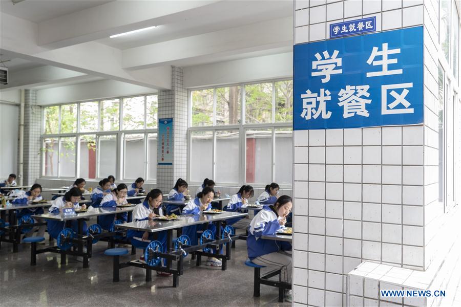 CHINA-SICHUAN-SENIOR HIGH STUDENT-RETURN TO SCHOOL (CN)