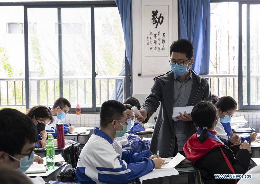 CHINA-SICHUAN-SENIOR HIGH STUDENT-RETURN TO SCHOOL (CN)