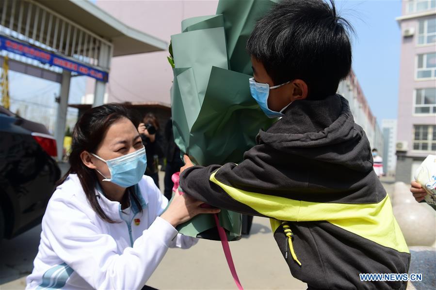 CHINA-HEBEI-COVID-19-MEDICAL WORKER-QUARANTINE-FINISH-RETURN HOME (CN)