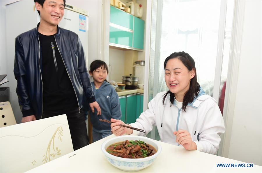 CHINA-HEBEI-COVID-19-MEDICAL WORKER-QUARANTINE-FINISH-RETURN HOME (CN)