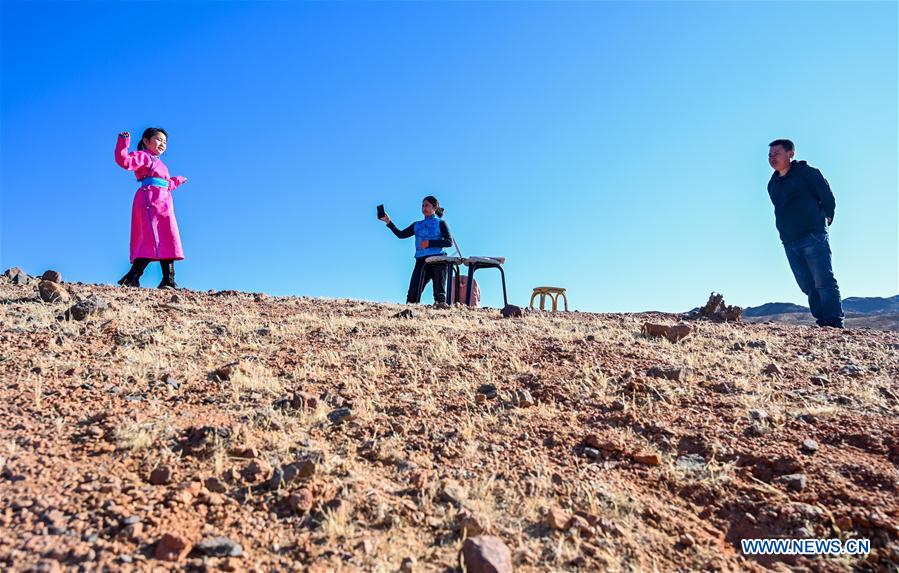 (FOCUS)CHINA-INNER MONGOLIA-GOBI-STUDENT-ONLINE CLASS (CN)