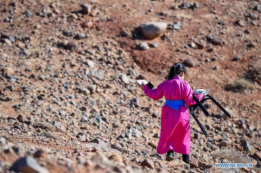 (FOCUS)CHINA-INNER MONGOLIA-GOBI-STUDENT-ONLINE CLASS (CN)