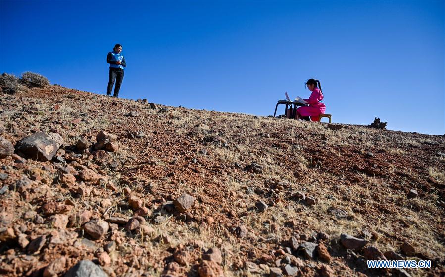 (FOCUS)CHINA-INNER MONGOLIA-GOBI-STUDENT-ONLINE CLASS (CN)