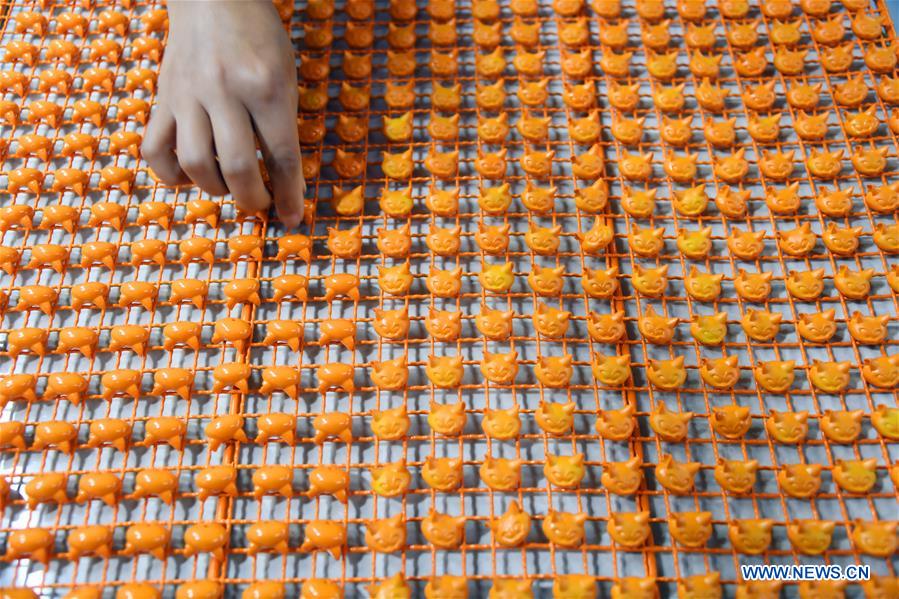 #CHINA-HUBEI-ENSHI-POVERTY-RELIEF WORKSHOP-TOYS-PRODUCTION (CN)