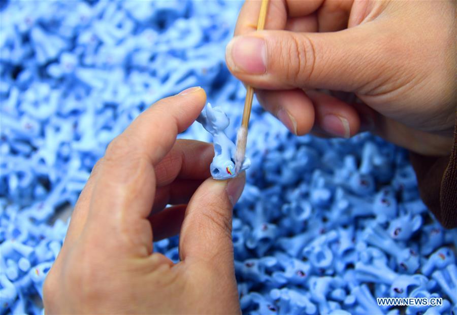 #CHINA-HUBEI-ENSHI-POVERTY-RELIEF WORKSHOP-TOYS-PRODUCTION (CN)