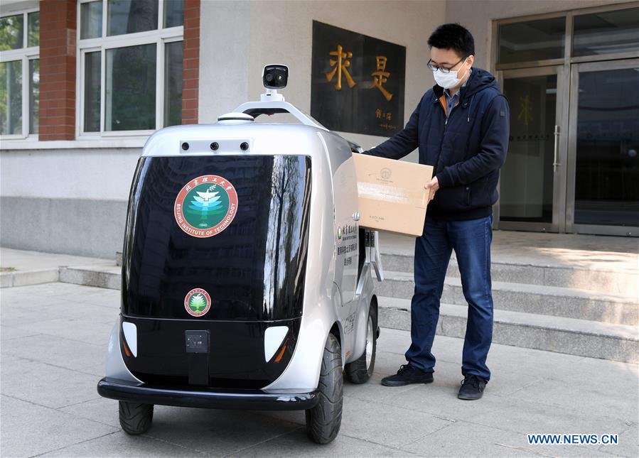 CHINA-BEIJING-CAMPUS-UNMANNED DELIVERY CAR (CN)